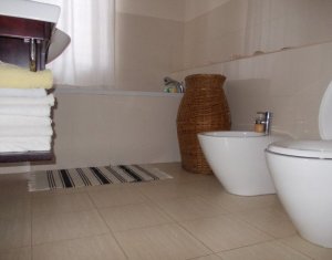 Appartement 3 chambres à louer dans Cluj-napoca, zone Centru