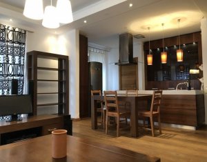 Appartement 3 chambres à louer dans Cluj-napoca, zone Centru