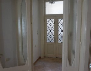 Appartement 5 chambres à louer dans Cluj-napoca, zone Centru