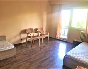 Appartement 3 chambres à vendre dans Cluj-napoca, zone Intre Lacuri