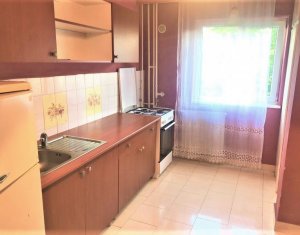 Appartement 3 chambres à vendre dans Cluj-napoca, zone Intre Lacuri