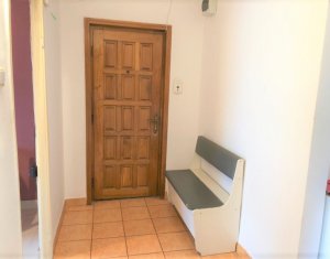 Appartement 3 chambres à vendre dans Cluj-napoca, zone Intre Lacuri