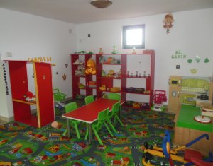 Maison 5 chambres à louer dans Floresti