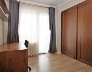 Appartement 3 chambres à louer dans Cluj-napoca, zone Centru