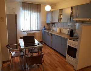 Appartement 3 chambres à louer dans Cluj-napoca, zone Manastur
