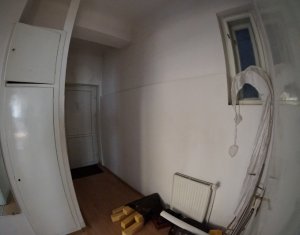 Appartement 4 chambres à louer dans Cluj-napoca, zone Centru