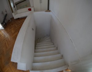 Appartement 4 chambres à louer dans Cluj-napoca, zone Centru