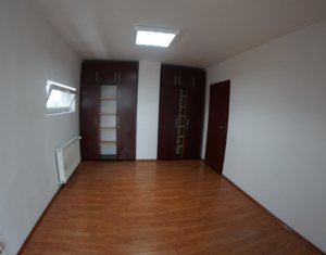 Appartement 3 chambres à louer dans Cluj-napoca, zone Centru