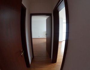 Appartement 3 chambres à louer dans Cluj-napoca, zone Centru
