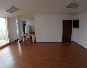 Appartement 3 chambres à louer dans Cluj-napoca, zone Centru