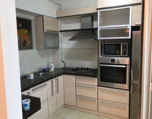 Appartement 3 chambres à louer dans Cluj-napoca, zone Marasti