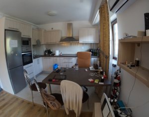 Appartement 4 chambres à louer dans Cluj-napoca, zone Centru