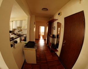 Appartement 4 chambres à louer dans Cluj-napoca, zone Manastur