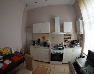 Maison 4 chambres à louer dans Cluj-napoca, zone Centru