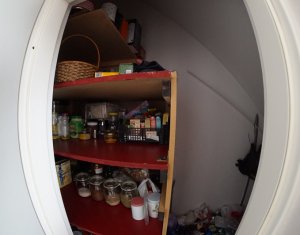 Maison 4 chambres à louer dans Cluj-napoca, zone Centru