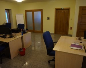 Maison 5 chambres à louer dans Cluj-napoca, zone Zorilor
