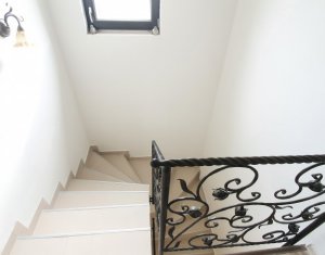 Maison 4 chambres à louer dans Floresti