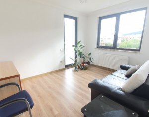 Maison 4 chambres à louer dans Floresti