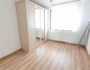Maison 4 chambres à louer dans Floresti