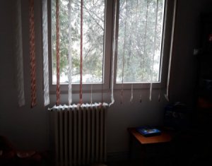Appartement 4 chambres à vendre dans Cluj-napoca, zone Manastur