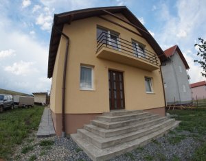 Maison 5 chambres à vendre dans Chinteni