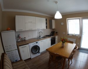Maison 5 chambres à vendre dans Chinteni