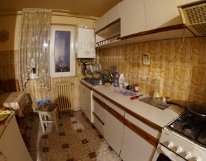 Appartement 4 chambres à vendre dans Cluj-napoca, zone Manastur