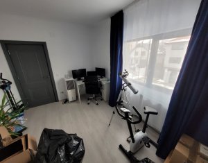 Maison 5 chambres à vendre dans Chinteni, zone Centru