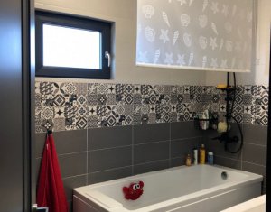 Maison 5 chambres à vendre dans Chinteni, zone Centru