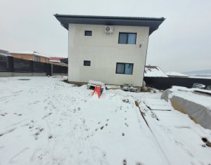 Maison 5 chambres à vendre dans Chinteni, zone Centru