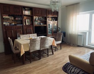 Appartement 4 chambres à vendre dans Cluj-napoca, zone Marasti