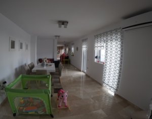 Appartement 5 chambres à vendre dans Cluj-napoca, zone Marasti