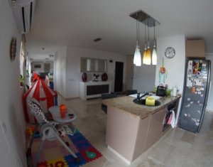 Appartement 5 chambres à vendre dans Cluj-napoca, zone Marasti