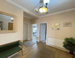 Appartement 4 chambres à vendre dans Cluj-napoca, zone Andrei Muresanu