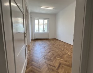 Bureau à louer dans Cluj-napoca, zone Centru