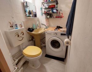Appartement 3 chambres à vendre dans Cluj-napoca, zone Intre Lacuri