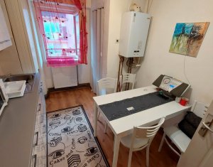 Appartement 3 chambres à vendre dans Cluj-napoca, zone Intre Lacuri
