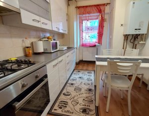 Appartement 3 chambres à vendre dans Cluj-napoca, zone Intre Lacuri