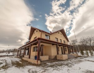 Spatiu comercial de vanzare, 360m2 in Rasca