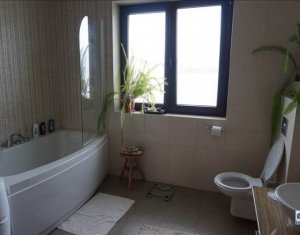 Maison 6 chambres à louer dans Floresti
