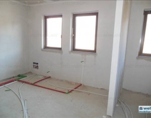 Maison 4 chambres à vendre dans Floresti