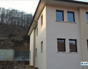 Maison 4 chambres à vendre dans Floresti