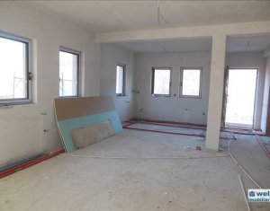 Maison 4 chambres à vendre dans Floresti