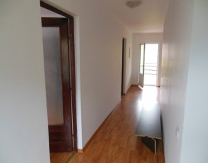 Maison 8 chambres à louer dans Floresti
