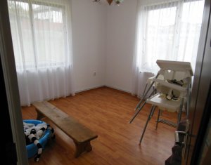 Maison 8 chambres à louer dans Floresti