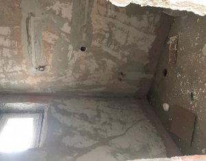 Appartement 4 chambres à vendre dans Floresti