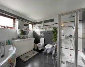 Maison 6 chambres à vendre dans Cluj-napoca, zone Andrei Muresanu
