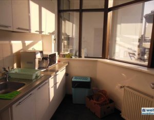 Bureau à louer dans Cluj-napoca, zone Centru