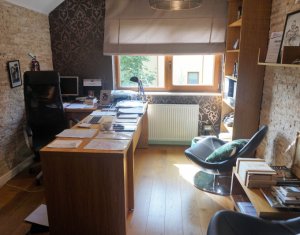 Maison 4 chambres à vendre dans Cluj-napoca, zone Manastur