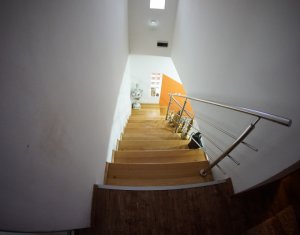 Maison 5 chambres à vendre dans Cluj-napoca, zone Marasti